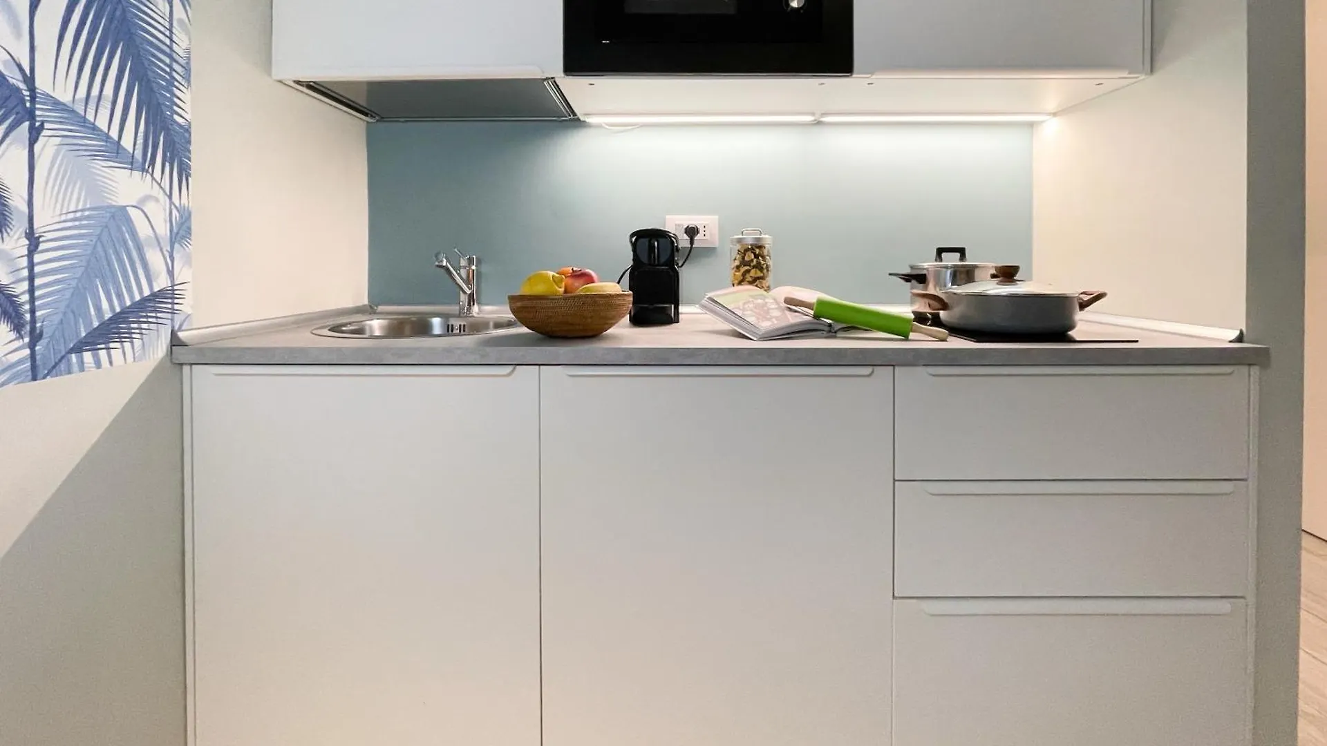 Appartement Blue Palm Jungle Studio Self Checkin Design Milan